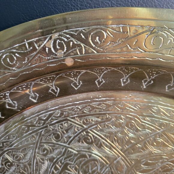 Vintage 1970Brass Tray MCM India etch design has wall mount 16" Diameter patina - Picture 8 of 12
